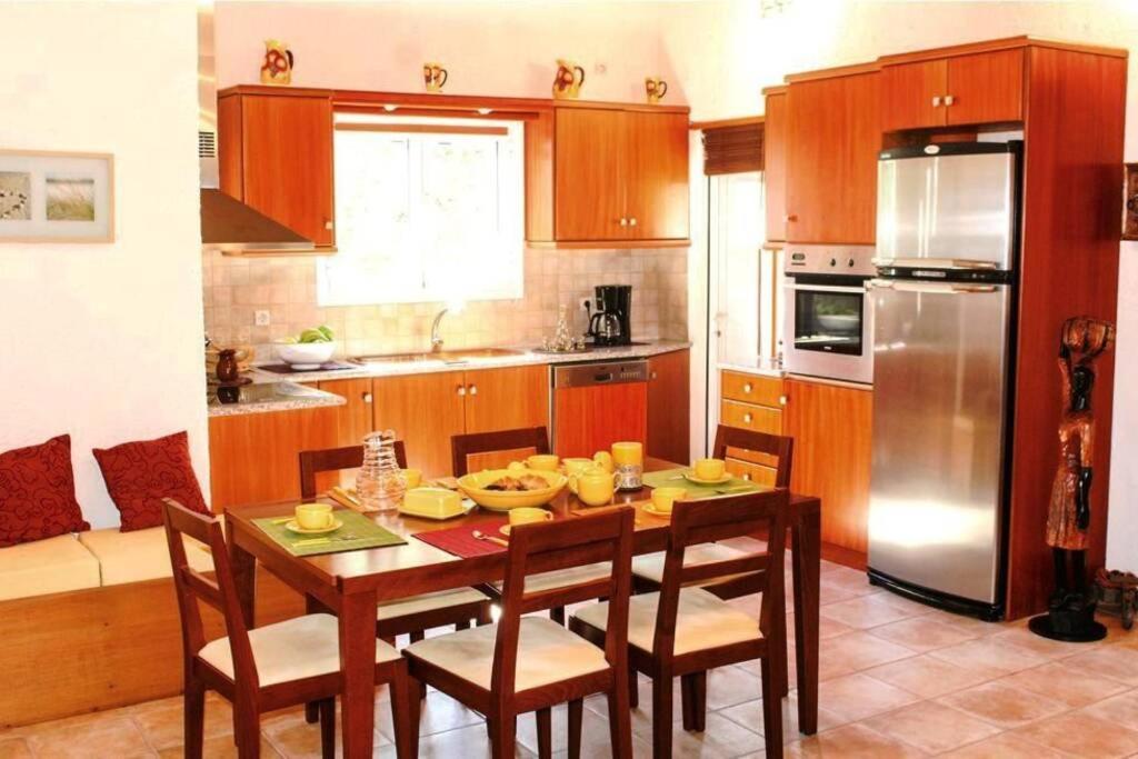 Platanos Estate Villa Akráta